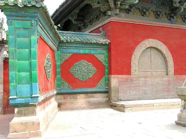 八字扎根寺庙什么意思