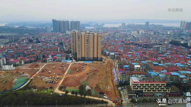 八字们居民点具体在哪个位置