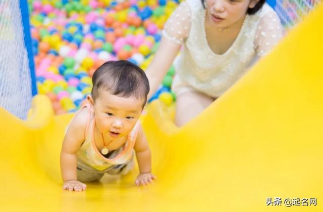 生辰八字缺水缺木女孩取名