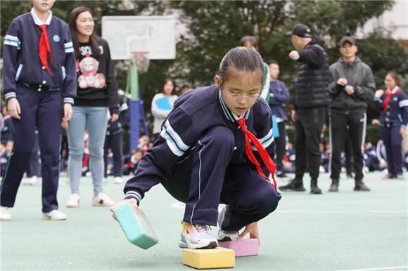 八字跳长绳接力比赛作文