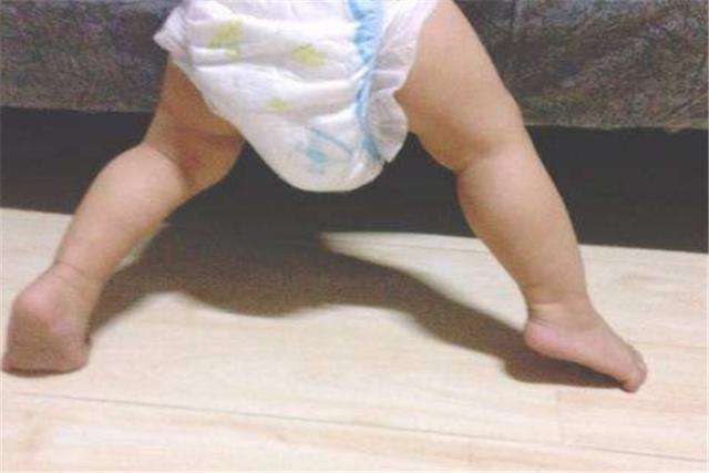 宝宝的脚八字 宝宝的脚一年长多少厘米