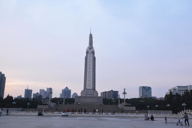八字南昌起义纪念塔
